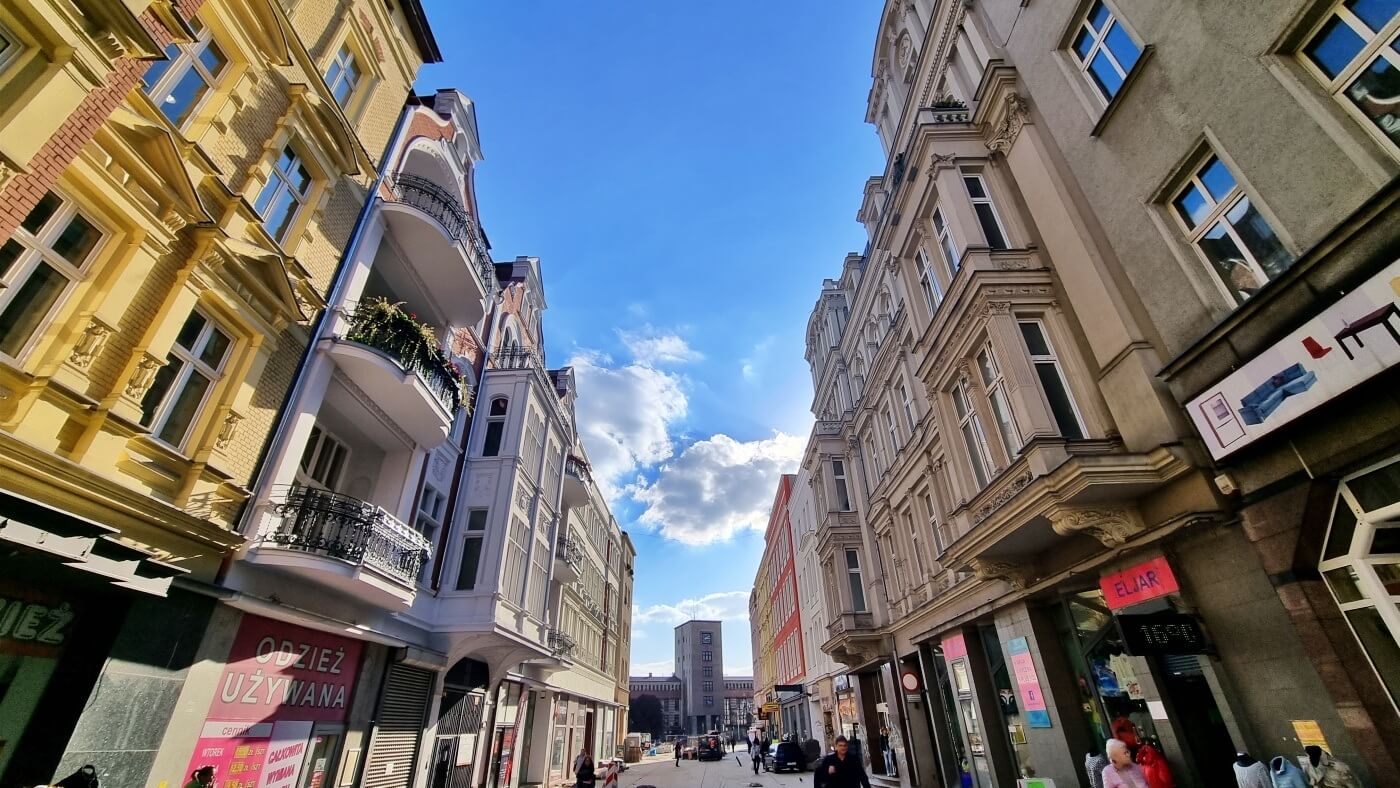 Bytom Remontowane kamienice na Dworcowej 2