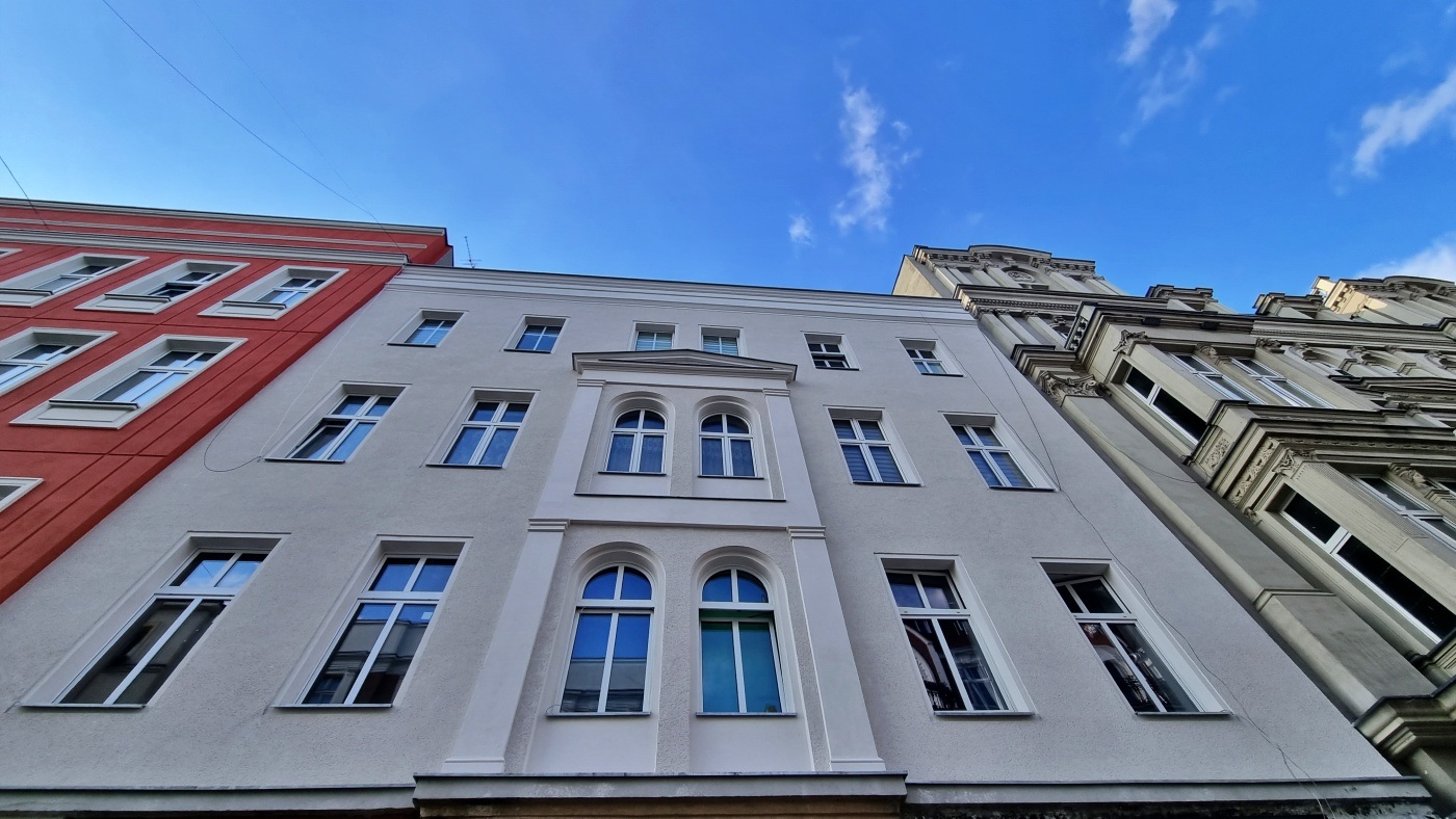 Bytom Remontowane kamienice na Dworcowej 9