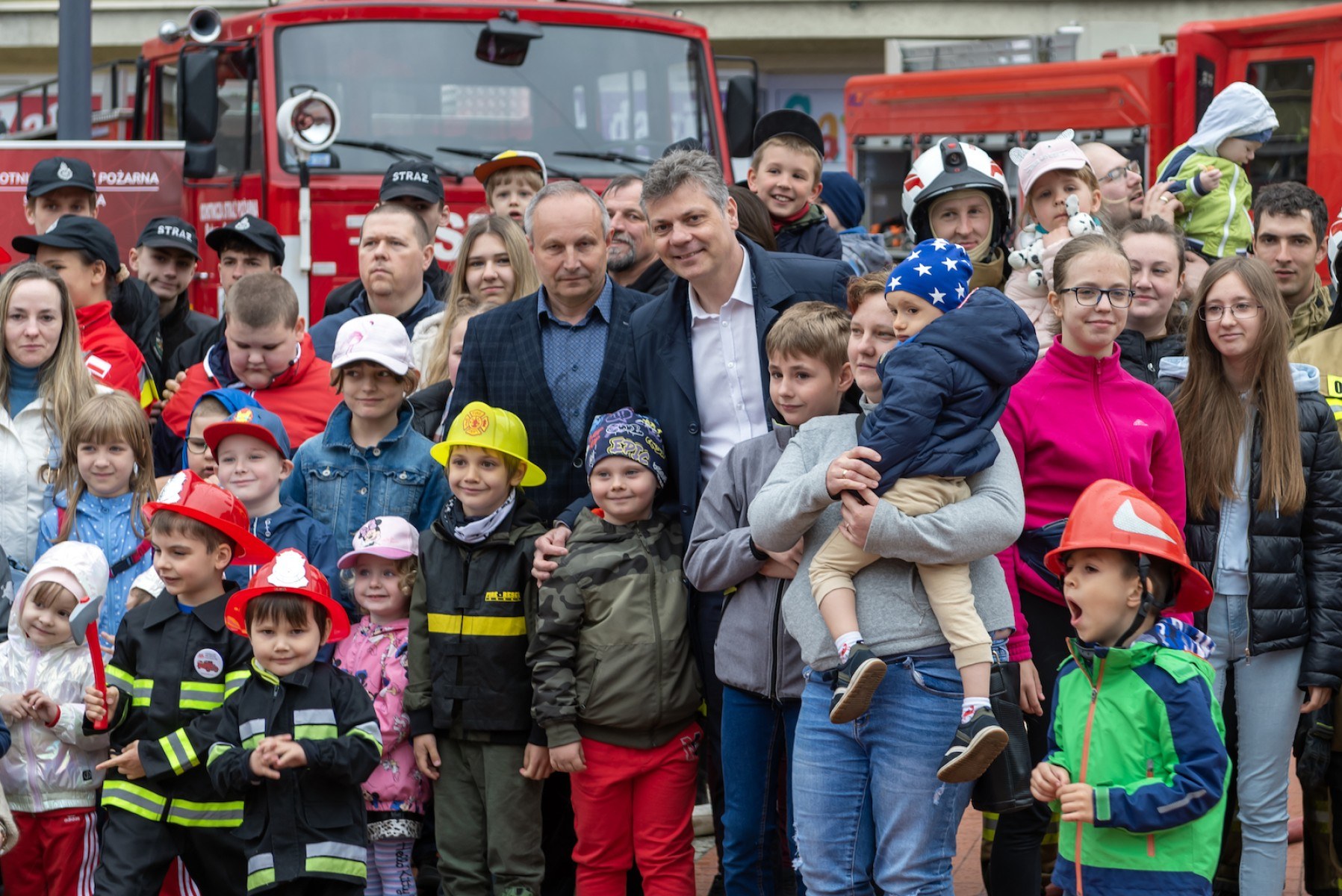 Był ogień i zachwyt publiczności Strażackie pokazy na bytomskim rynku 25