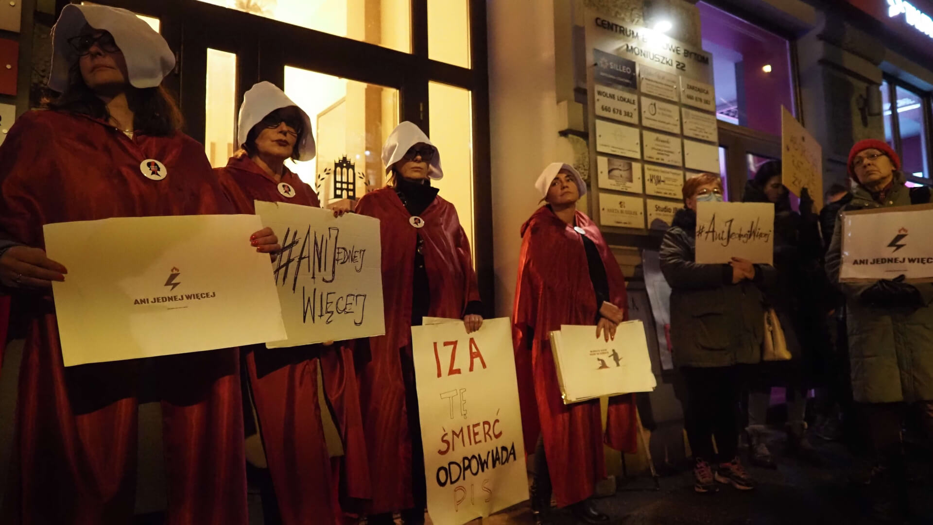 Protest pod biurem posła PiS w Bytomiu