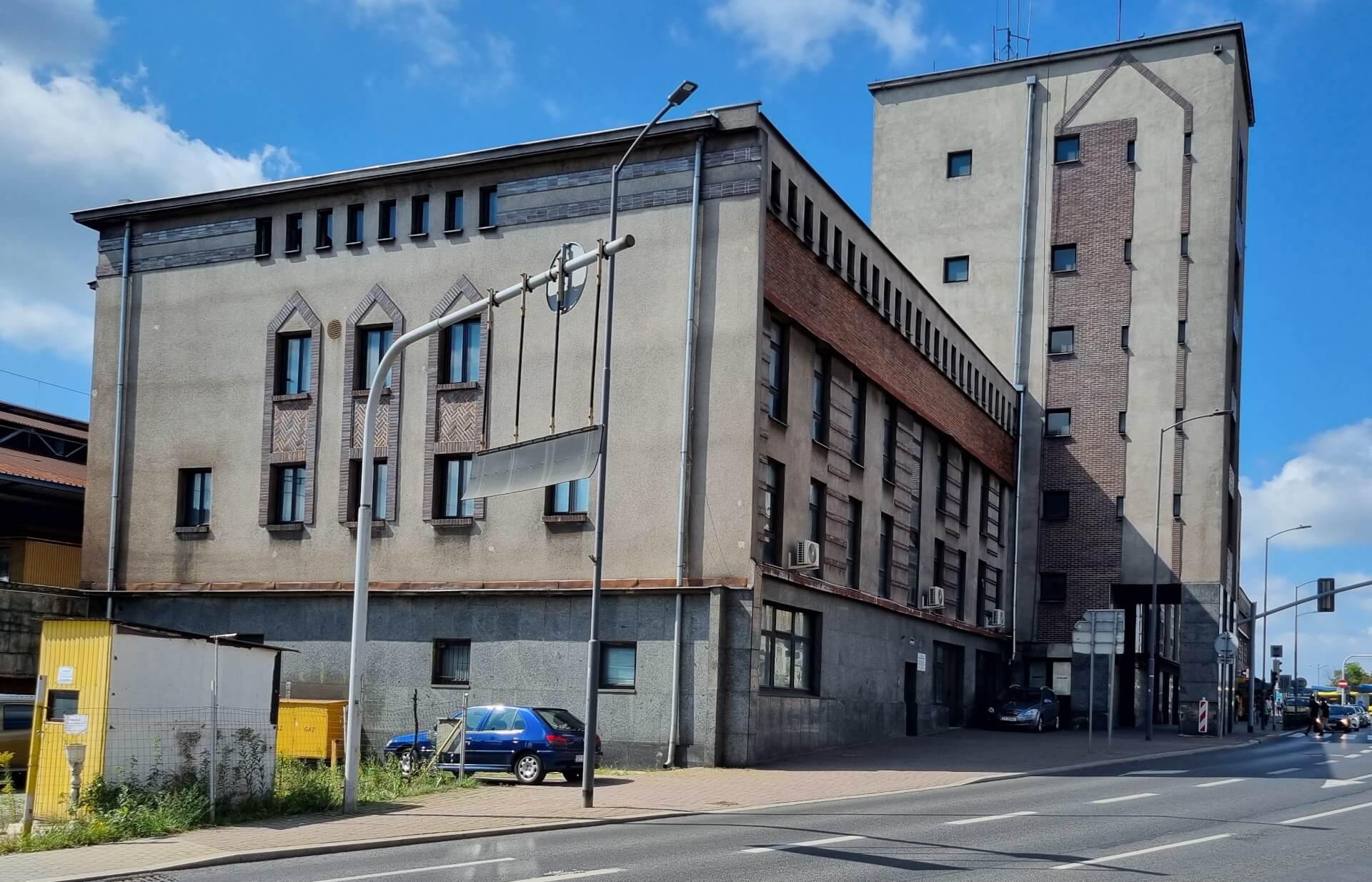 Reichsbahnhotel mieścił się w budynku dworca kolejowego