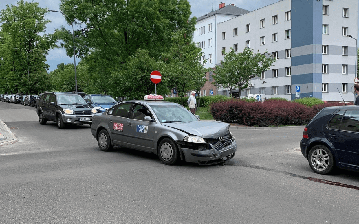 Zderzenie autobusu i taksówki w Bytomiu 2