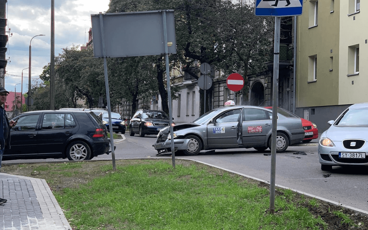 Zderzenie autobusu i taksówki w Bytomiu 3