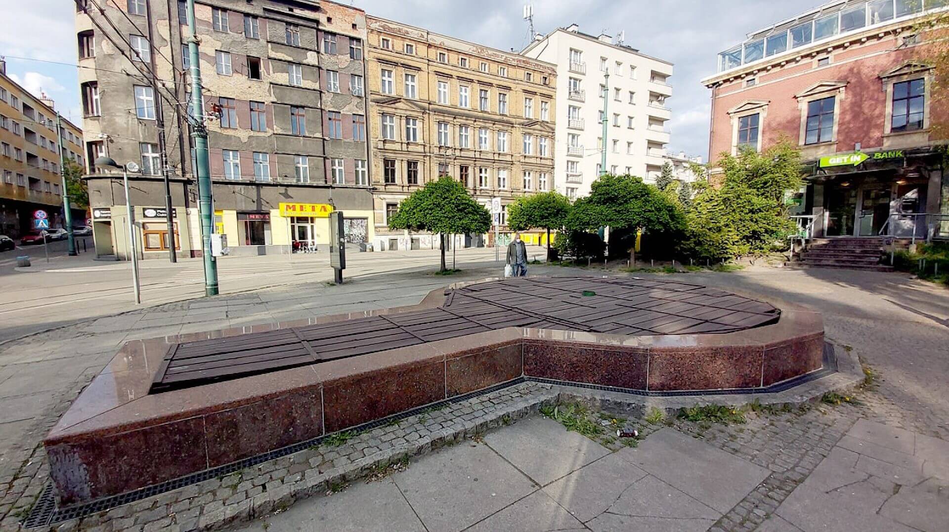 Byt fontanna na placu sikorskiego Byt fontanna na placu sikorskiego