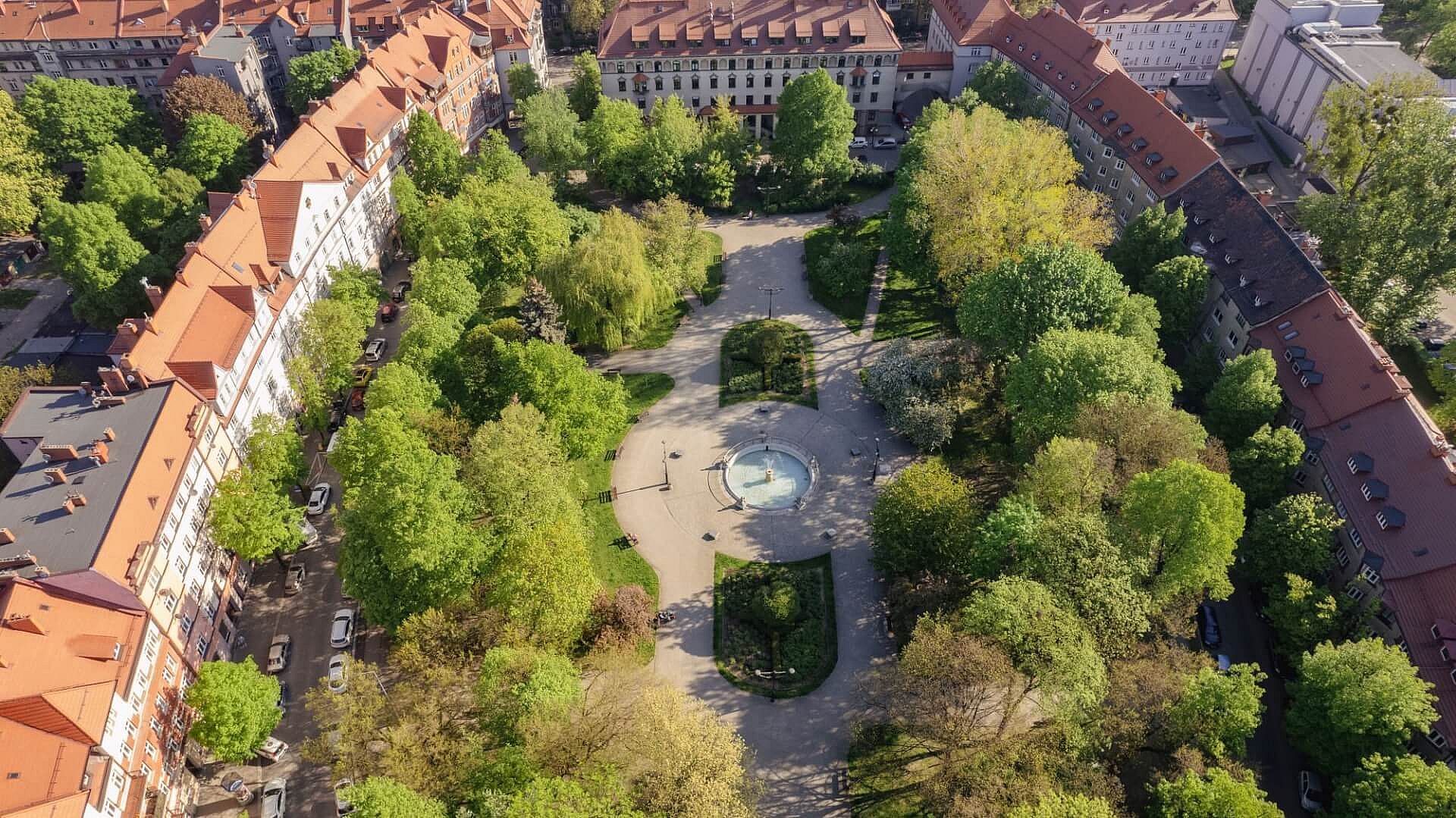 Plac Akademicki w Bytomiu 4 Plac Akademicki w Bytomiu 4