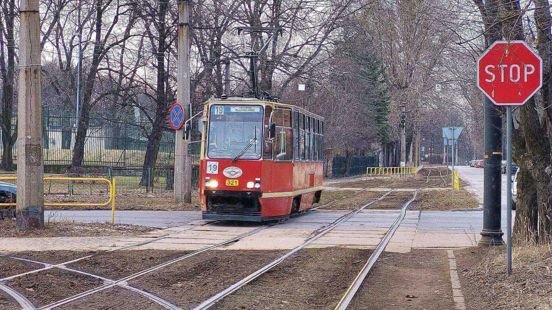 Przejazd tramwajowy przez ul. Tarnogorską Przejazd tramwajowy przez ul. Tarnogorską