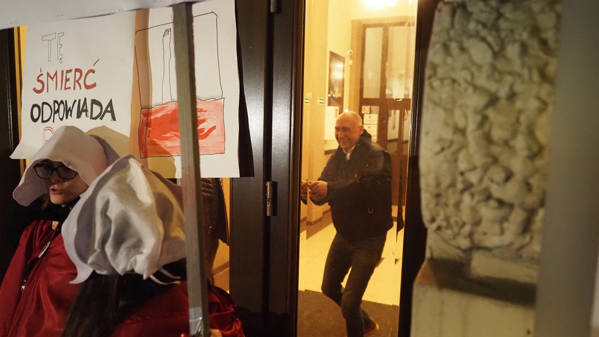 Protest przed biurem posła PiS w Bytomiu Protest przed biurem posła PiS w Bytomiu