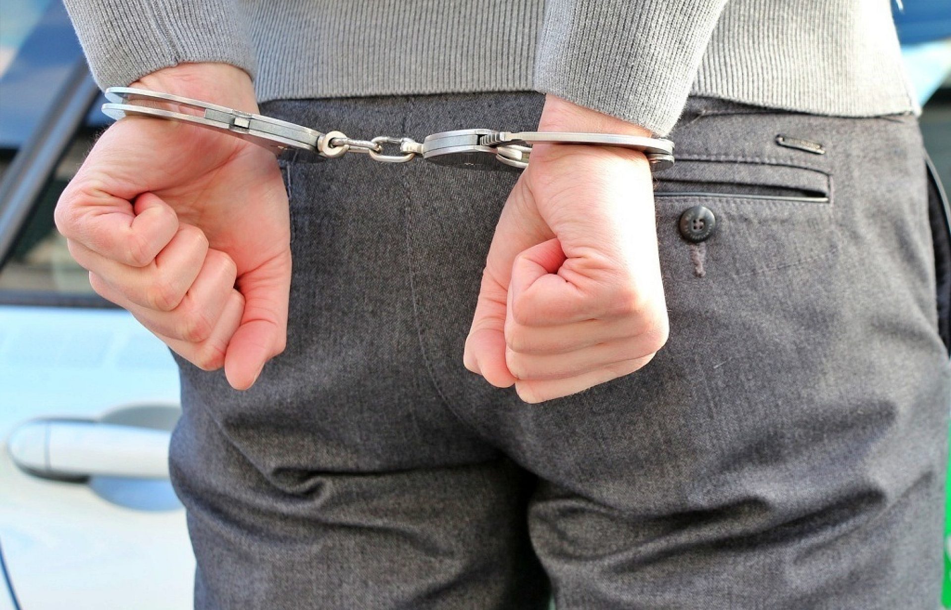 Rece skute kajdankami Rece skute kajdankami