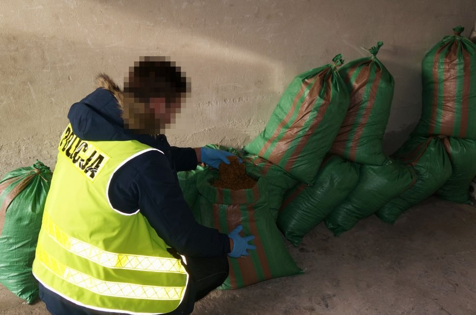 Byt policja przejela lewy tyton Byt policja przejela lewy tyton