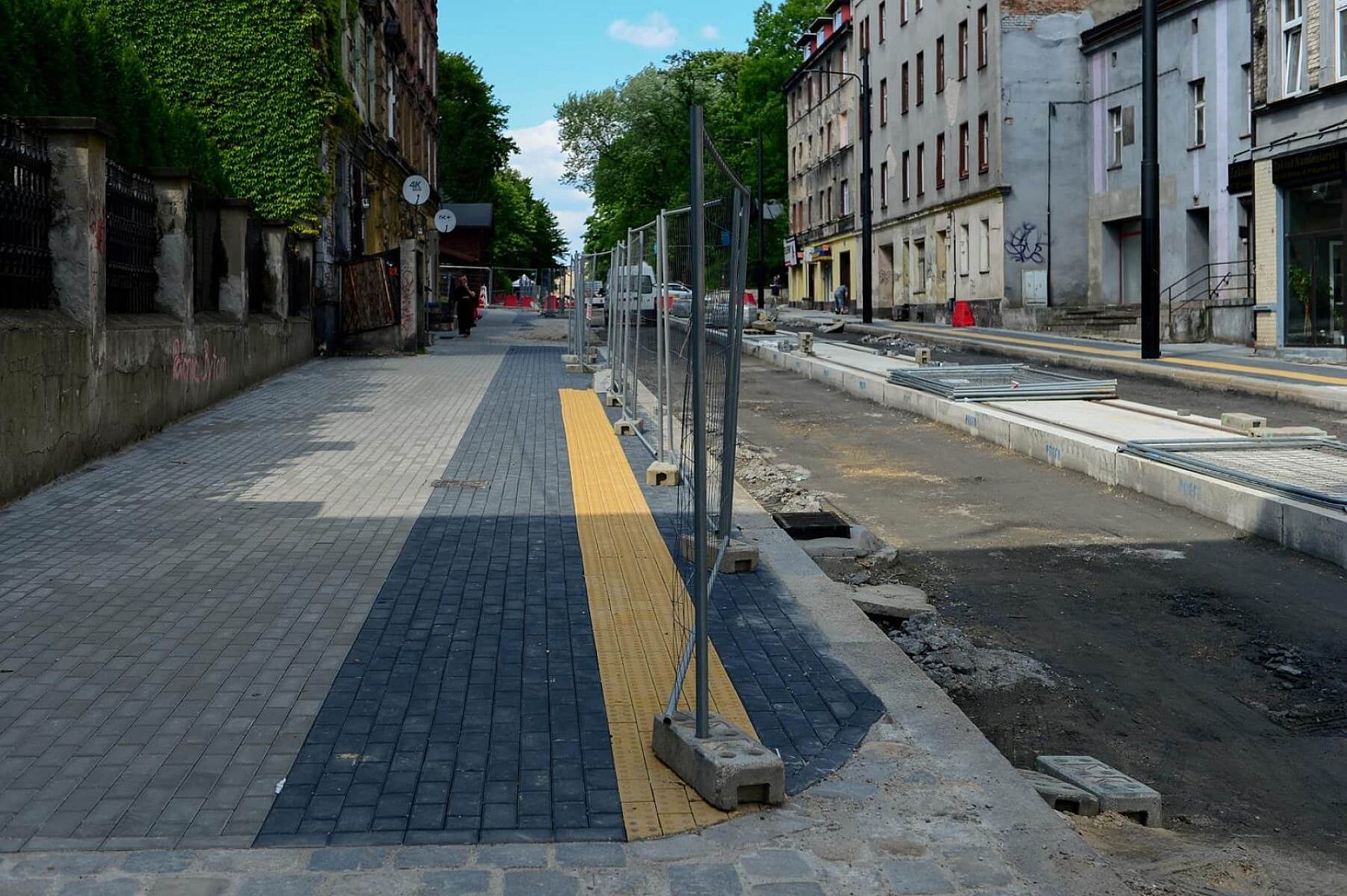 Nowy chodnik na Piekarskiej Nowy chodnik na Piekarskiej
