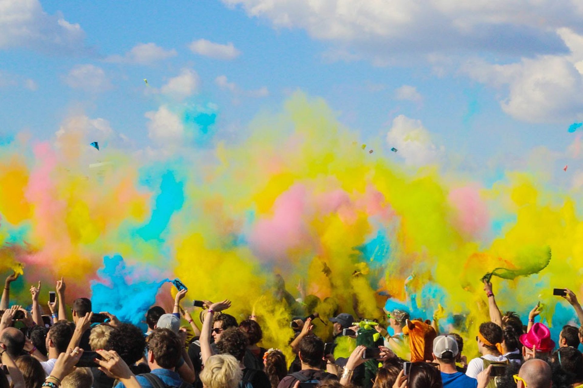 Byt kolory holi bytom Byt kolory holi bytom