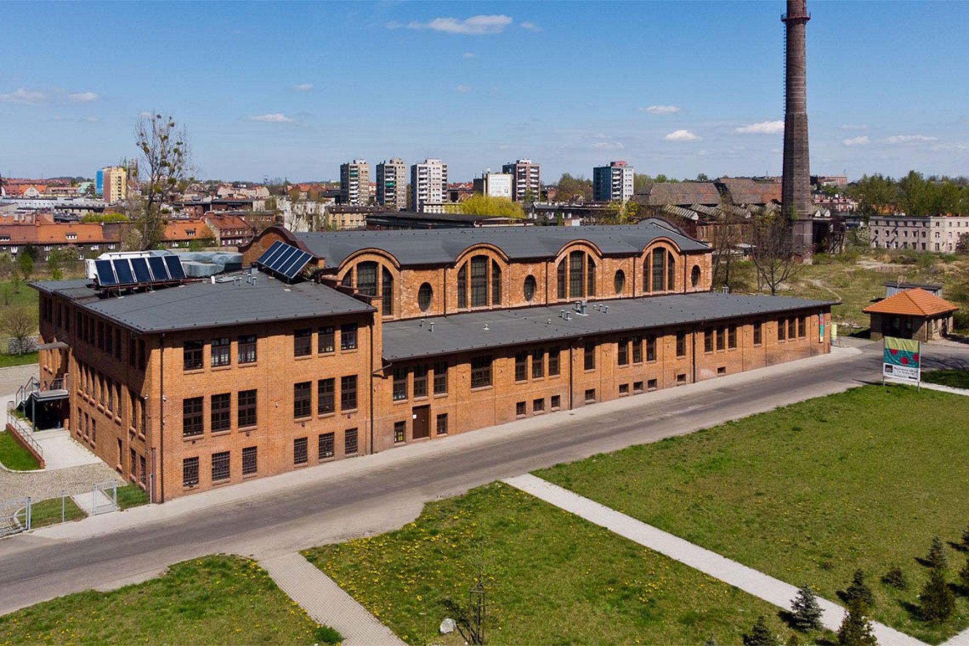 Byt teatr rozbark dron Byt teatr rozbark dron
