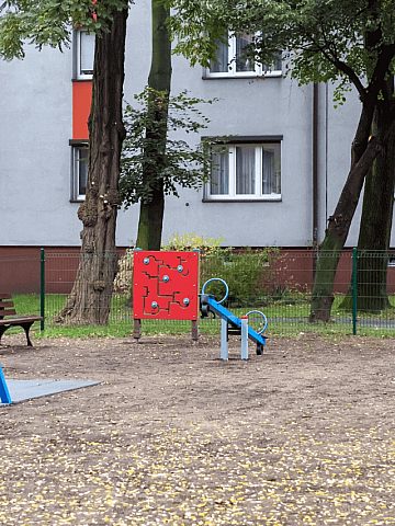 Plac zabaw przy ulicy Palińskiego w Bytomiu Plac zabaw przy ulicy Palińskiego w Bytomiu