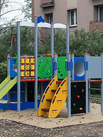 Plac zabaw przy ulicy Palińskiego w Bytomiu Plac zabaw przy ulicy Palińskiego w Bytomiu