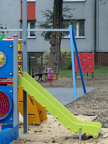 Plac zabaw przy ulicy Palińskiego w Bytomiu Plac zabaw przy ulicy Palińskiego w Bytomiu
