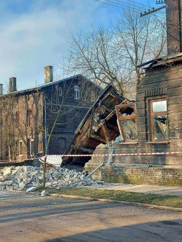Przy Pasteura zawaliła sie kamienica Przy Pasteura zawaliła sie kamienica