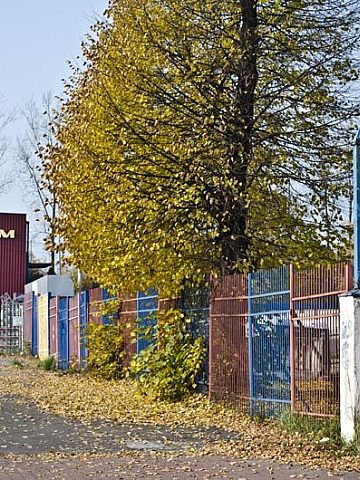 Byt polonia krzywy domek napis Byt polonia krzywy domek napis