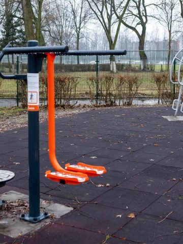 Plac zabaw i silownia plenerowa w szombierkach gotowe 7 Plac zabaw i silownia plenerowa w szombierkach gotowe 7