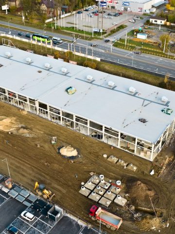 Nowy budynek przed dawnym Tesco w Bytomiu Nowy budynek przed dawnym Tesco w Bytomiu