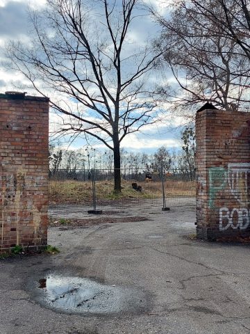 Brama stadionu HKS Stal Bobrek Brama stadionu HKS Stal Bobrek