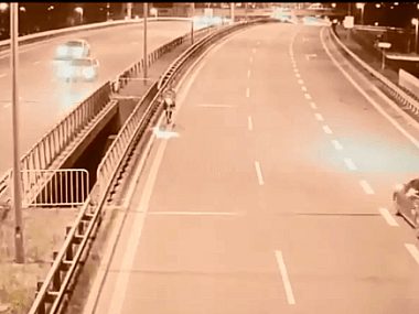 Kobieta jechała hulajnogą po DTS pod prad