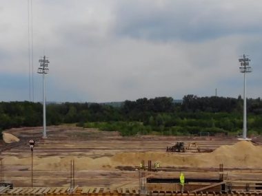 Nowy kompleks sportowy rośnie w oczach Nowy kompleks sportowy rośnie w oczach