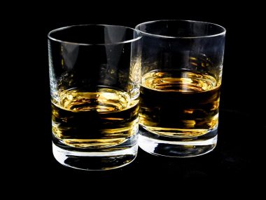 Rodzice pili i bawili się, a w domu były małe dzieci Byt drink 428319 1920