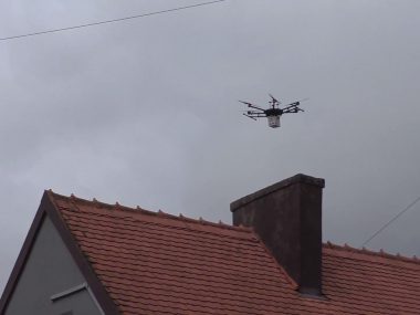 Bytomskie drony pomagają w walce z niską emisją Byt dron nad domem