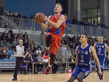 Sportowy flesz: koszykarze w II rundzie play-off, sukces tenisistów Byt kk bytom play off