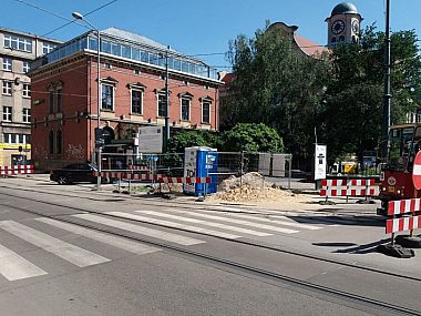 Rozkopali Katowicką i wszystko stoi w miejscu Byt przebudowa katowickiej1