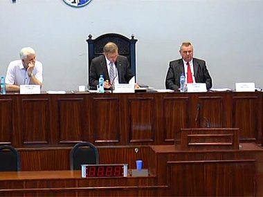 Czary mary, są radni, nie ma radnych Byt sesja lipiec