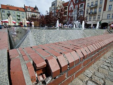 Byt zniszczony rynek 01
