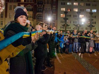 Pokojowa manifestacja na Rynku w Bytomiu Pokojowa manifestacja na Rynku w Bytomiu
