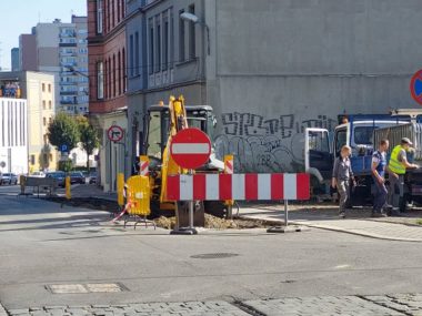 Ulica Krakowska jest chwilowo jednokierunkowa Ulica Krakowska jest chwilowo jednokierunkowa