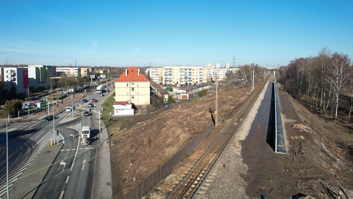 Budowa peronu na przystanku kolejowym Bytom Stroszek