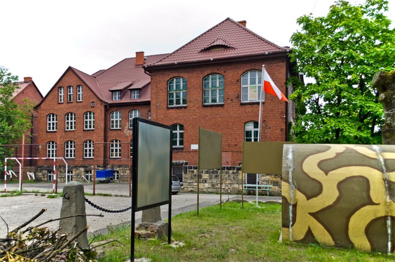 Byt gimnazjum miechowice schron