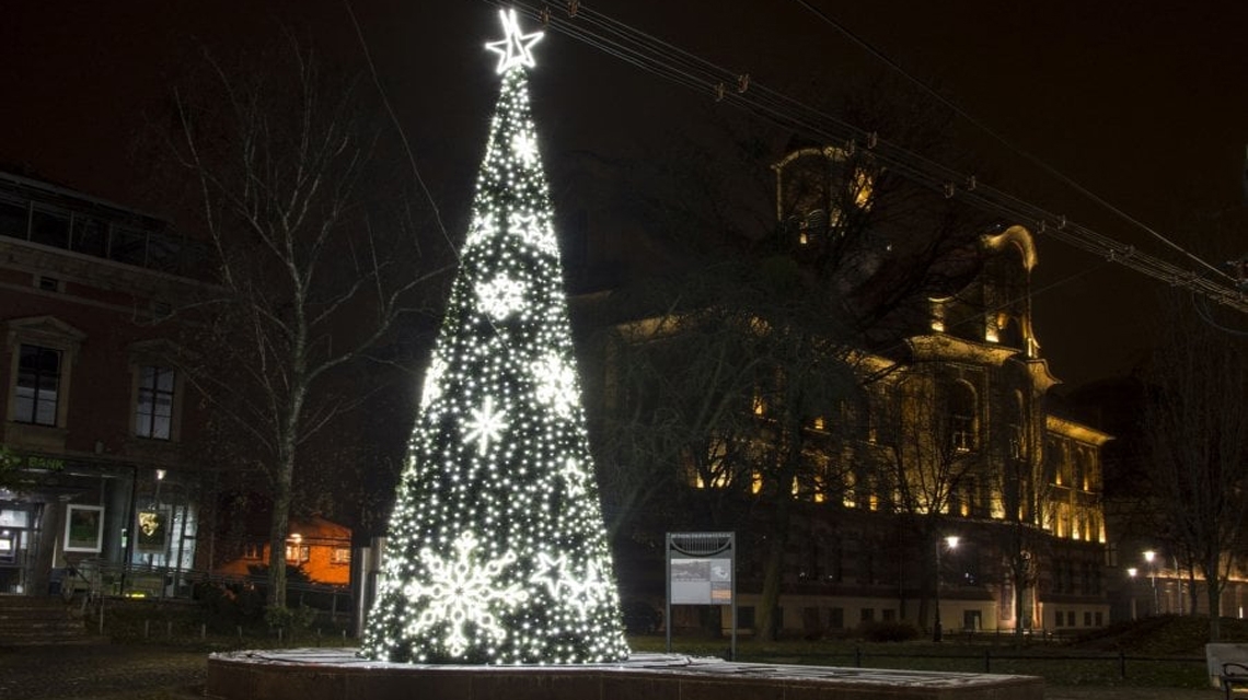 Byt plac sikorskiego choinka