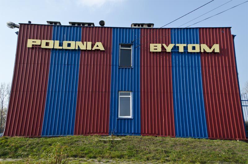 Byt polonia krzywy domek