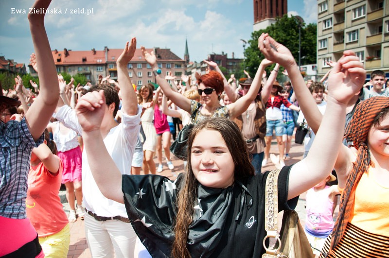 Bytomski2 milka flash mob na Rynky 101