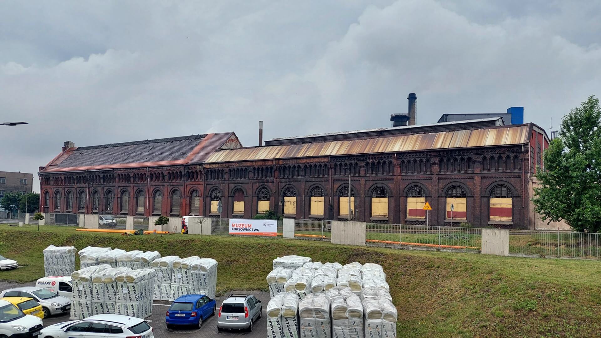 Budynki siłowni dawnej Huty Bobrek, w których ma powstać muzeum