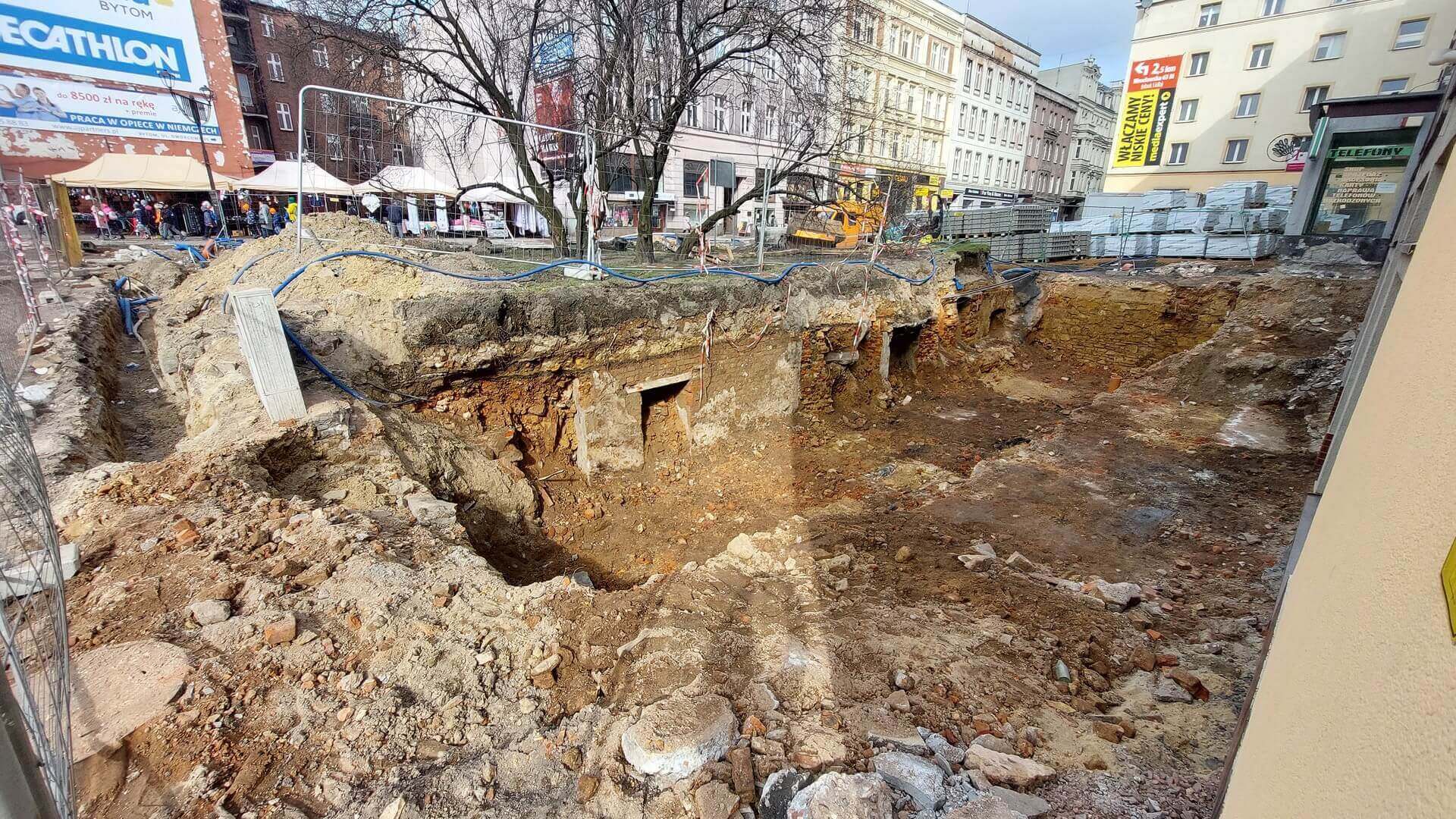 W tym miejscu stał 4-piętrowy hotel Schlesischer Hof