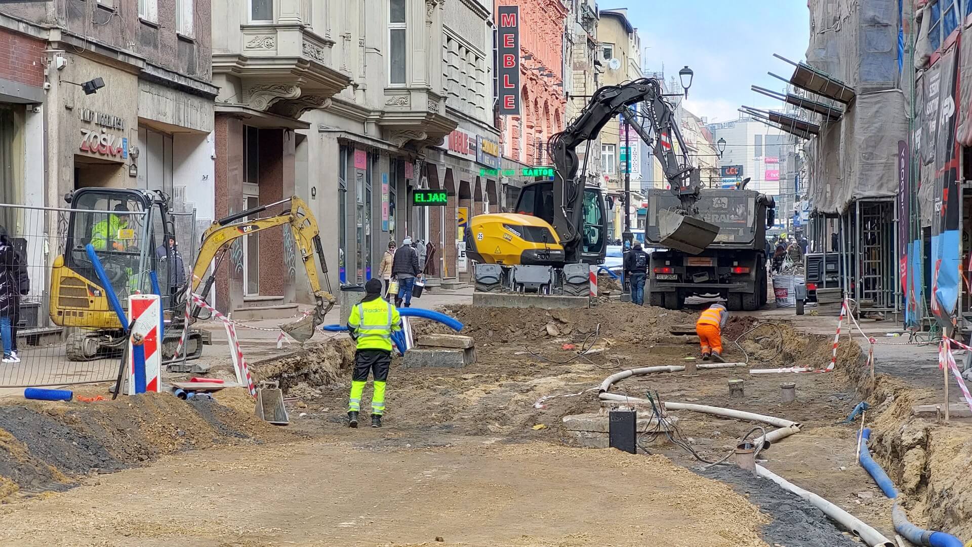 Na ulicy Dworcowej trwa przebudowa