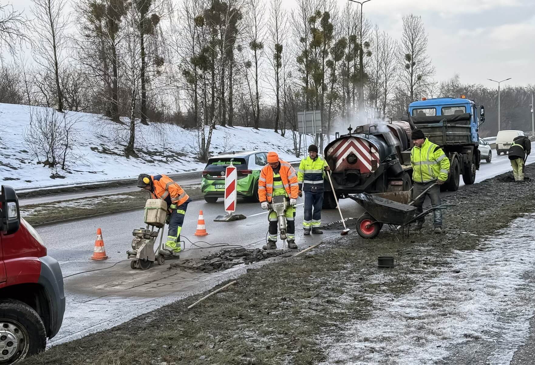 Rusza latanie pozimowych dziur w drogach bytom 2