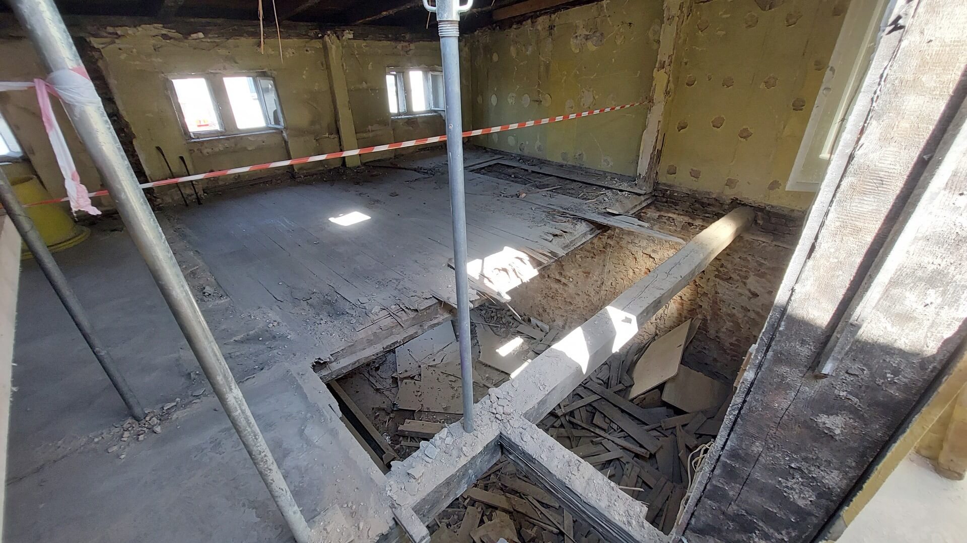 Przebudowa wnętrz kamienicy przy Rycerskiej 1