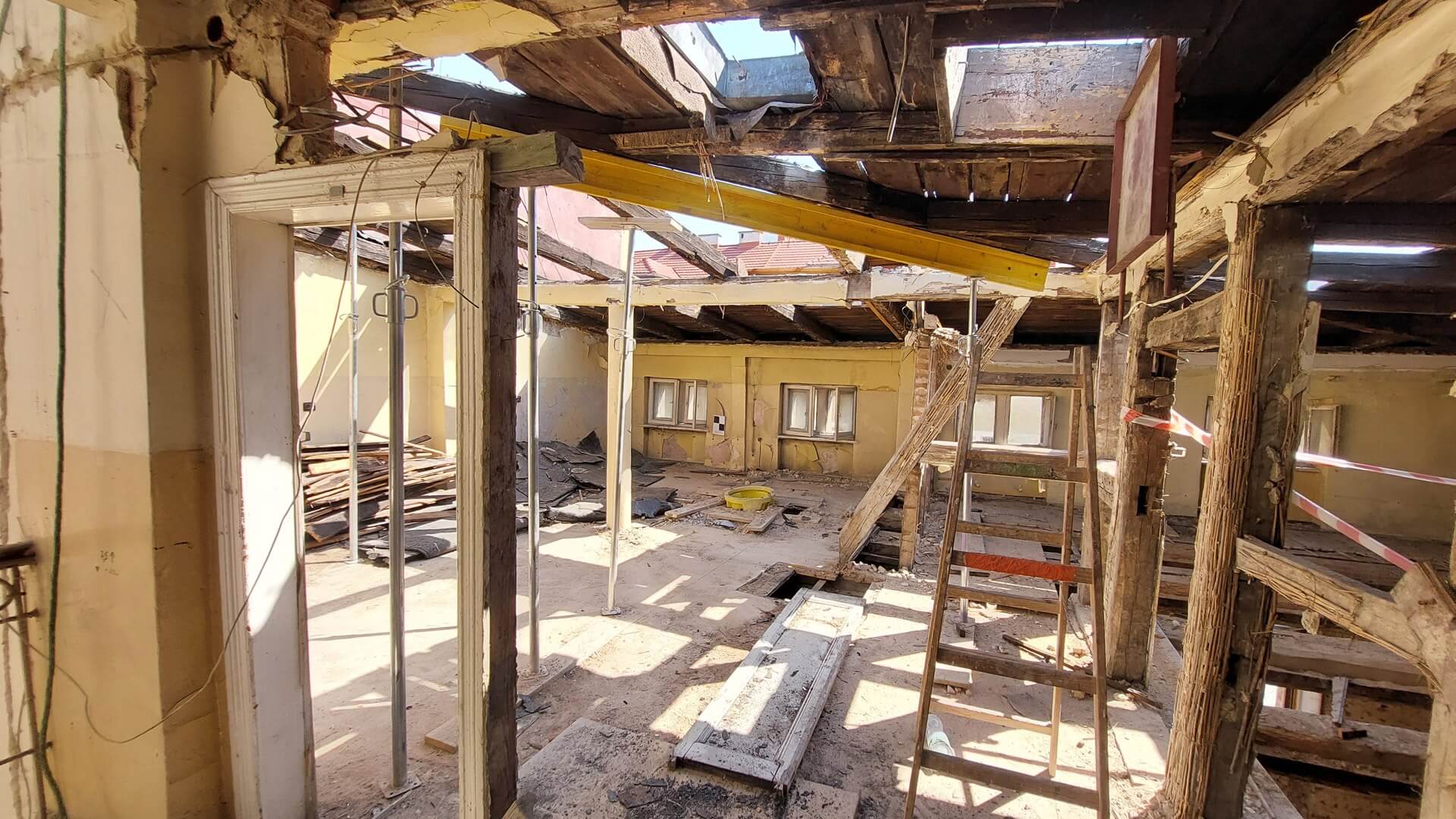 Przebudowa wnętrz kamienicy przy Rycerskiej 1