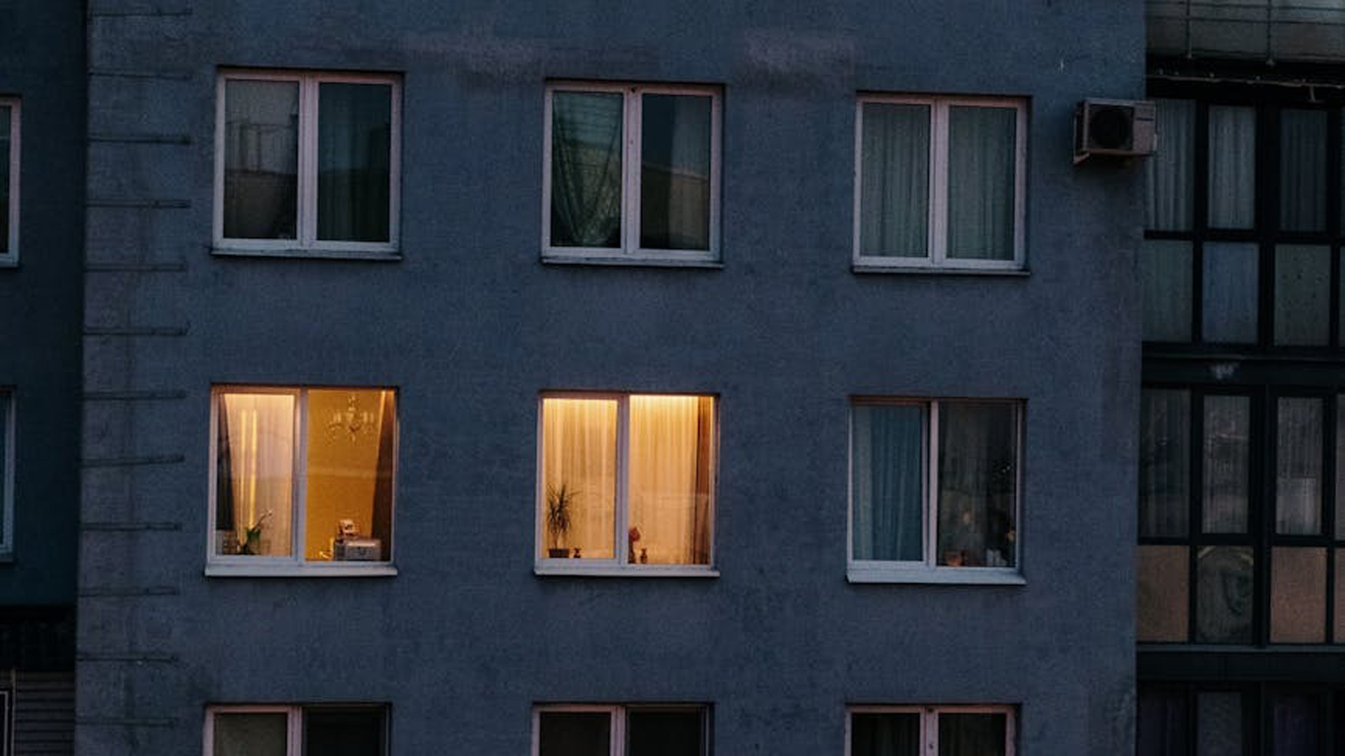 Jak wybrać dobre ubezpieczenie mieszkania w bloku?