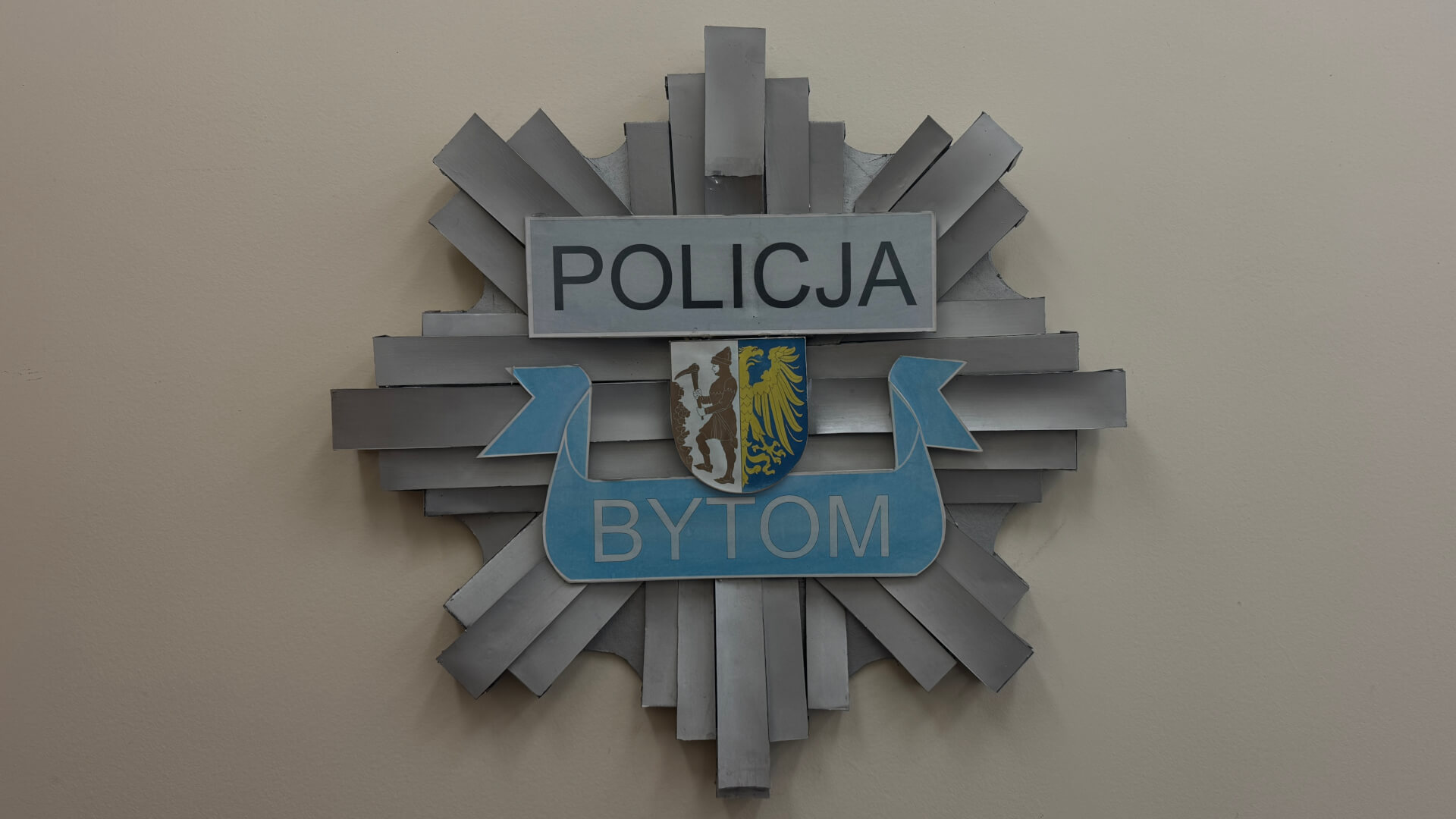 Mercedesem bez przeglądu i OC podróżował przez Bytom poszukiwany listem gończym