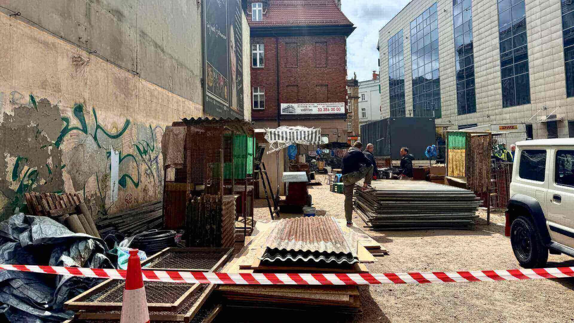 Netflix kręci kolejny serial w Bytomiu. Ekipa techniczna szykuje już plan filmowy