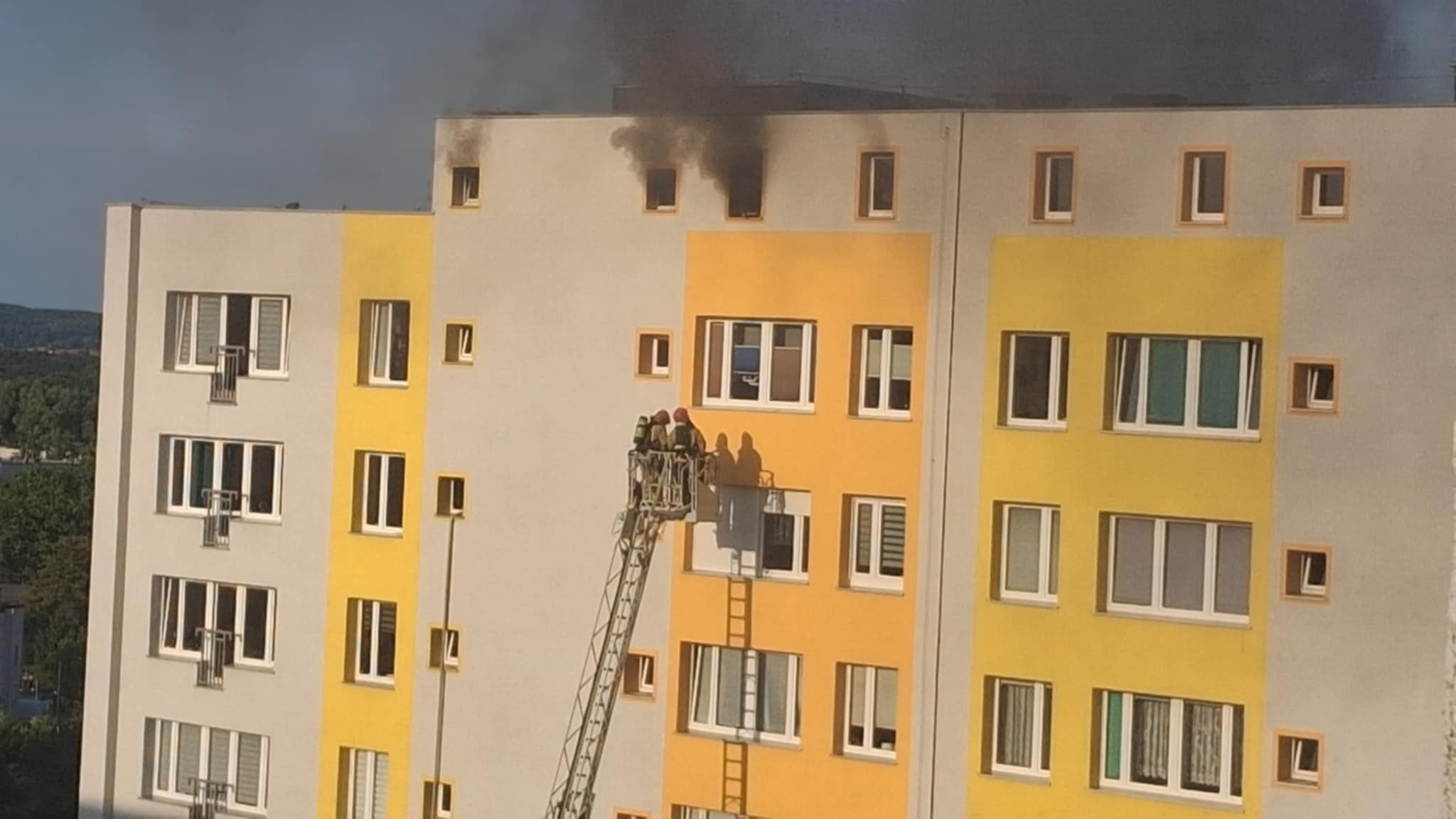Pozar w Miechowicach ul felinskiego8