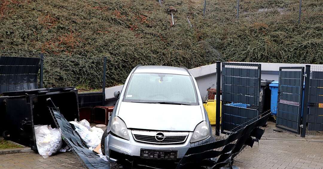 Bytom: nawalony jak messerschmitt zjechał z kilkumetrowej skarpy na DK79